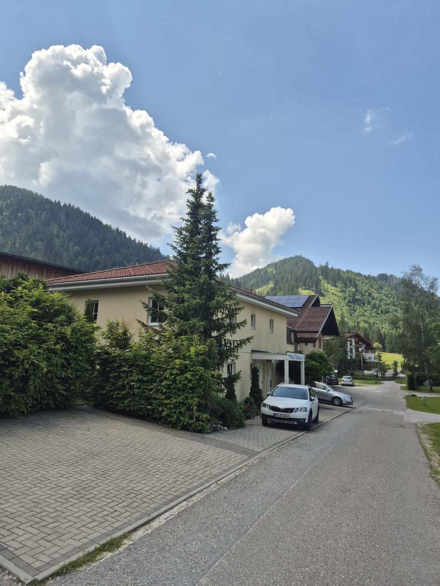Toskanahaus, Njualms Tannheim Exterior photo